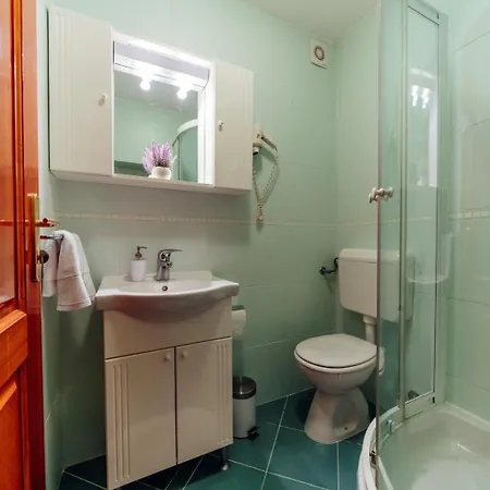 Nada Apartman Zmijavci